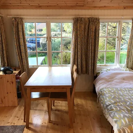 Crabapple Cottage B&B-2